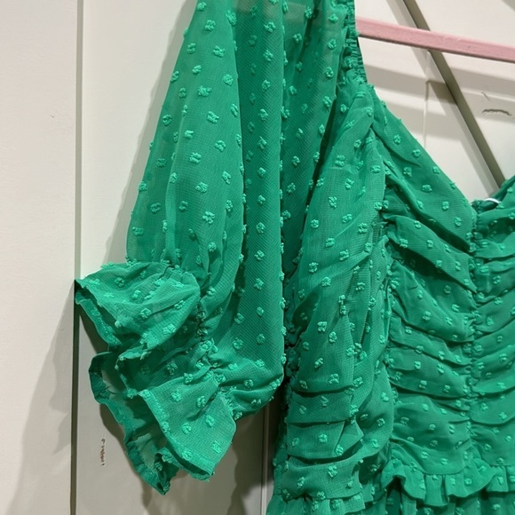 NWT Andre by Unit green rushed dress. Gorgeous! Size Large. Pit 19.5” length 34” - Picture 3 of 7